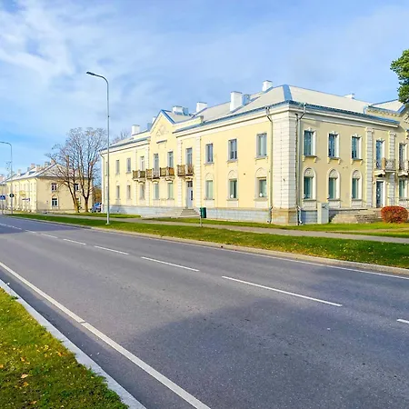 Apartment Kesk 22 *
